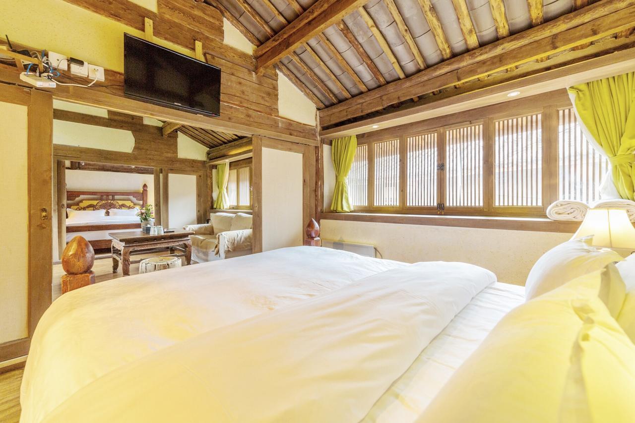 Lijiang Shuhe Yuefeng Resort Hotel Exteriör bild